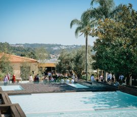 fotografo de Casamento Santa Maria da Feira, humberto barbosa fotografia de Casamento Porto, Quinta da Quintã Quinta de Casamento Pé de Flor Music beats Convidados desfrutam do cocktail junto à piscina da Quinta, num dia radiante captado por Humberto Barbosa, fotógrafo de casamento Porto