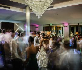 Energia e movimento na pista de dança — Humberto Barbosa capta fotografia de casamento em Santa Maria da Feira
